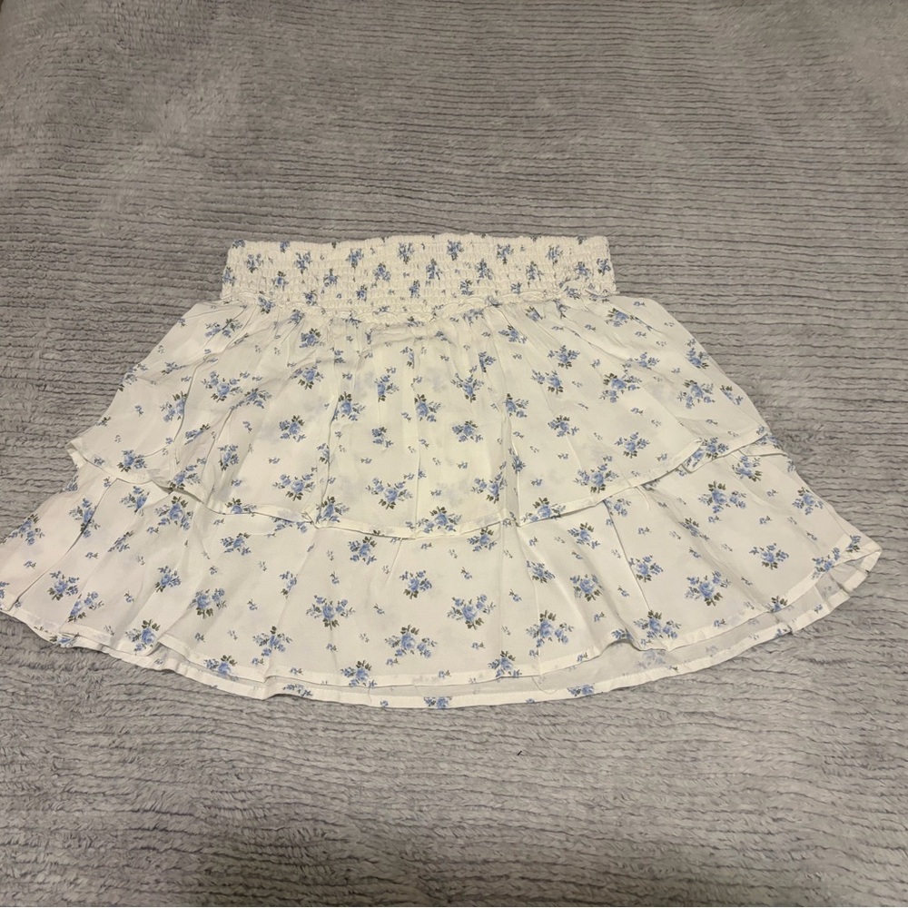 Hollister White and Blue Floral Tiered  Mini Skirt